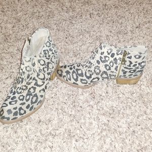 Leopard fringe booties